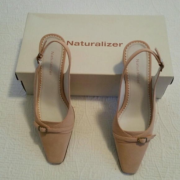 Naturalizer Gaze Shell Soft Buck - Picture 2 of 5